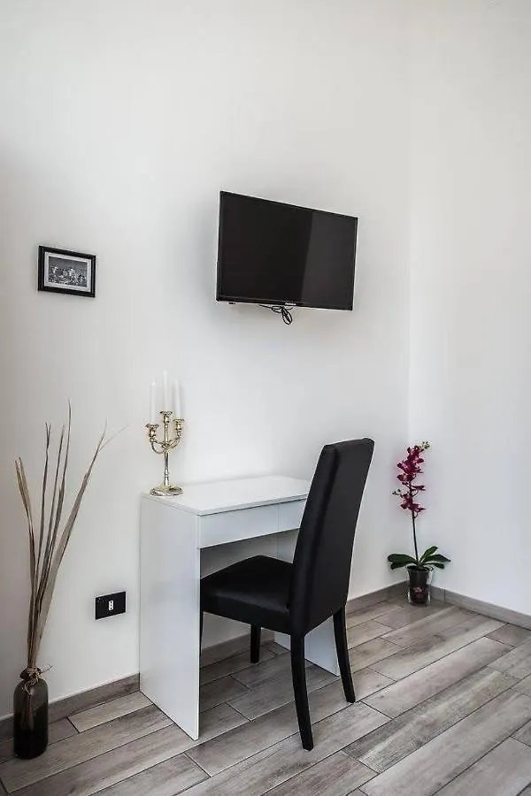 Lazy Gio Guest House Rome Bed & Breakfast
